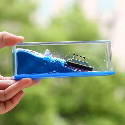 Cruise Ship Fluid Drift Bottle, Unsinkable Boat in a Box, Titanic Cruise Ship Model Liquid Wave Cruise Ship Car Dashboard Decoration Piece