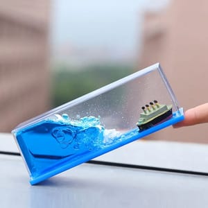 Cruise Ship Fluid Drift Bottle, Unsinkable Boat in a Box, Titanic Cruise Ship Model Liquid Wave Cruise Ship Car Dashboard Decoration Piece